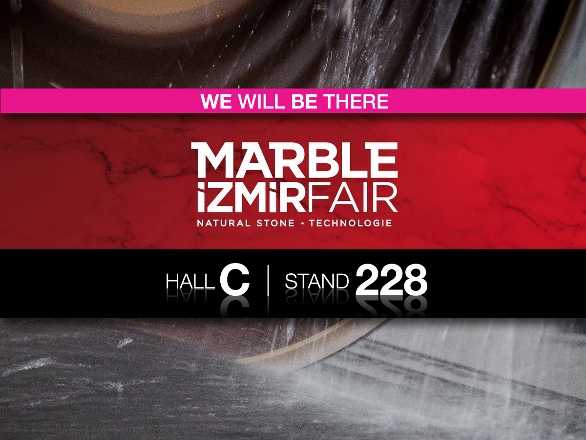 Disco che taglia sullo sfondo. In primo piano logo della fiera Marble Izmir e posizione nello stand: Hall C, stand 228.